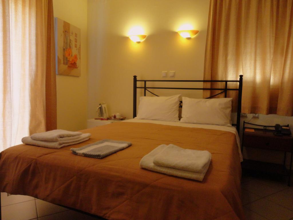 Diana Hotel Makrakomi ภายนอก รูปภาพ