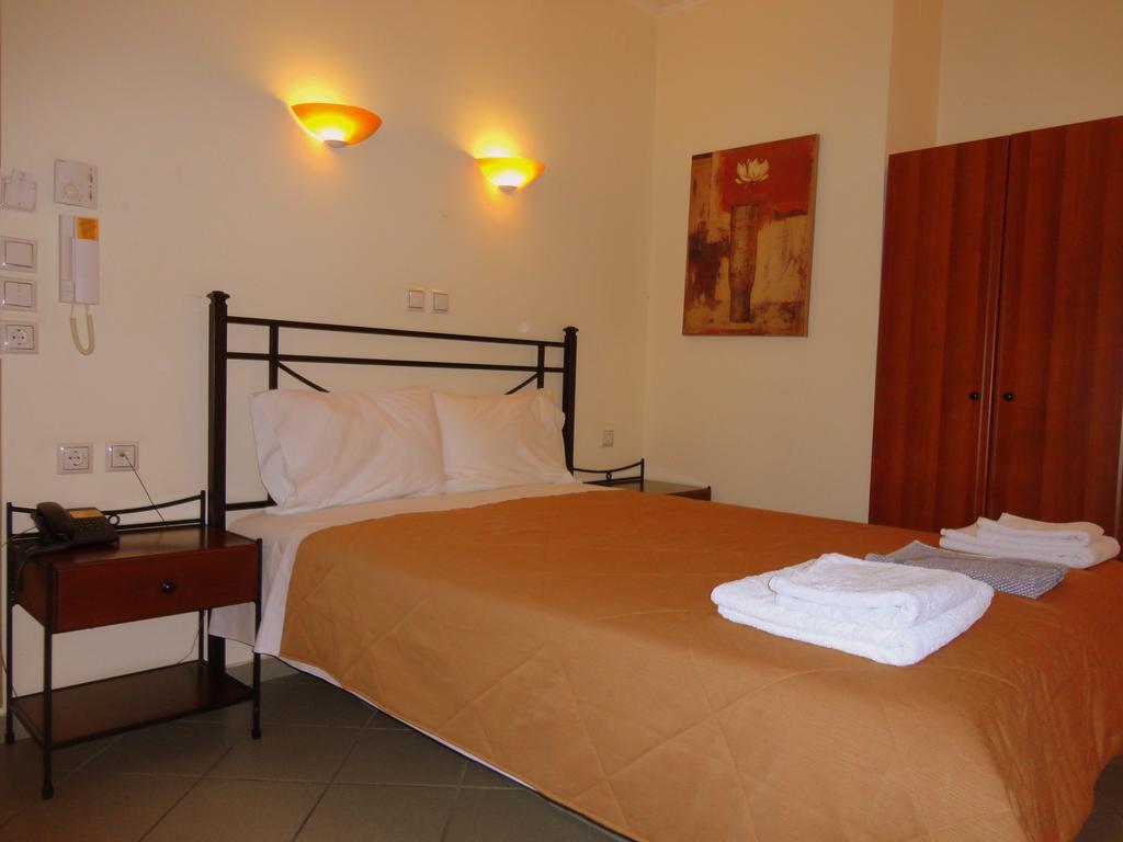 Diana Hotel Makrakomi ภายนอก รูปภาพ